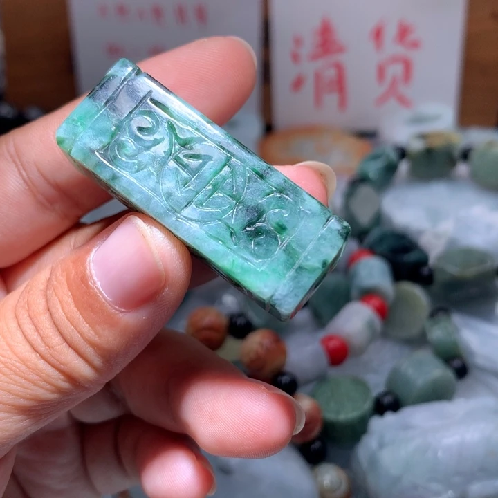 翡翠未镶嵌颈饰保真天然A货翡翠