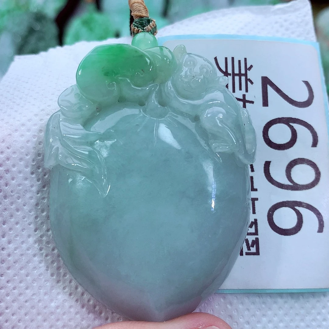 吊坠(不含链)未镶嵌翡翠