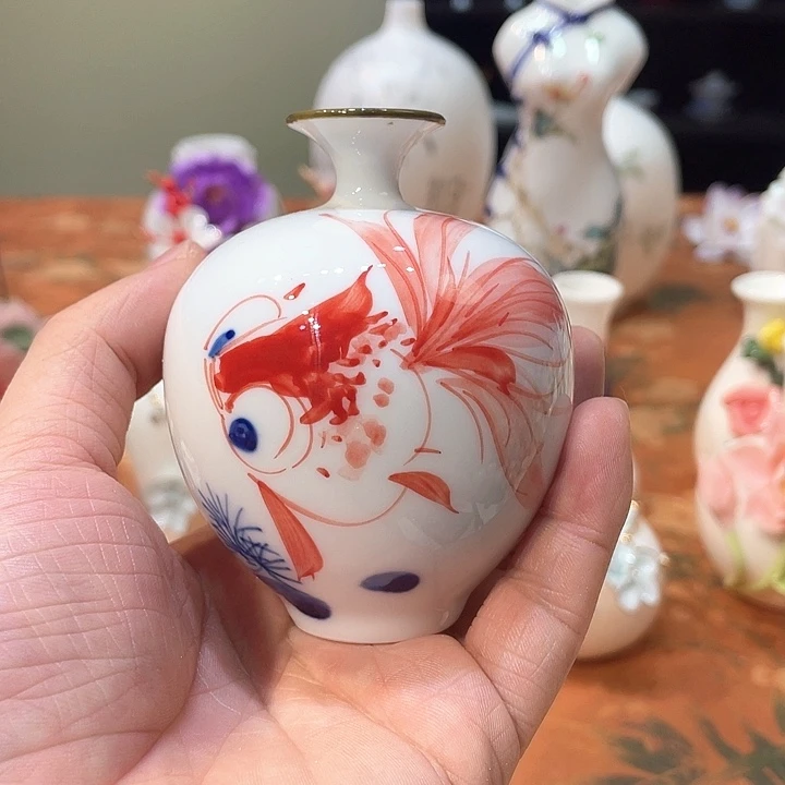 手工陶瓷精致摆件
