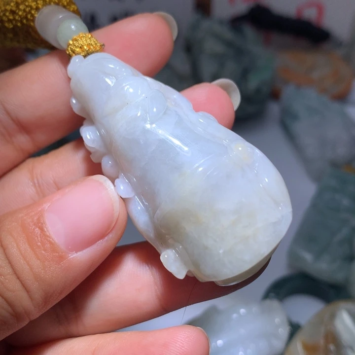 翡翠未镶嵌颈饰保真天然A货翡翠