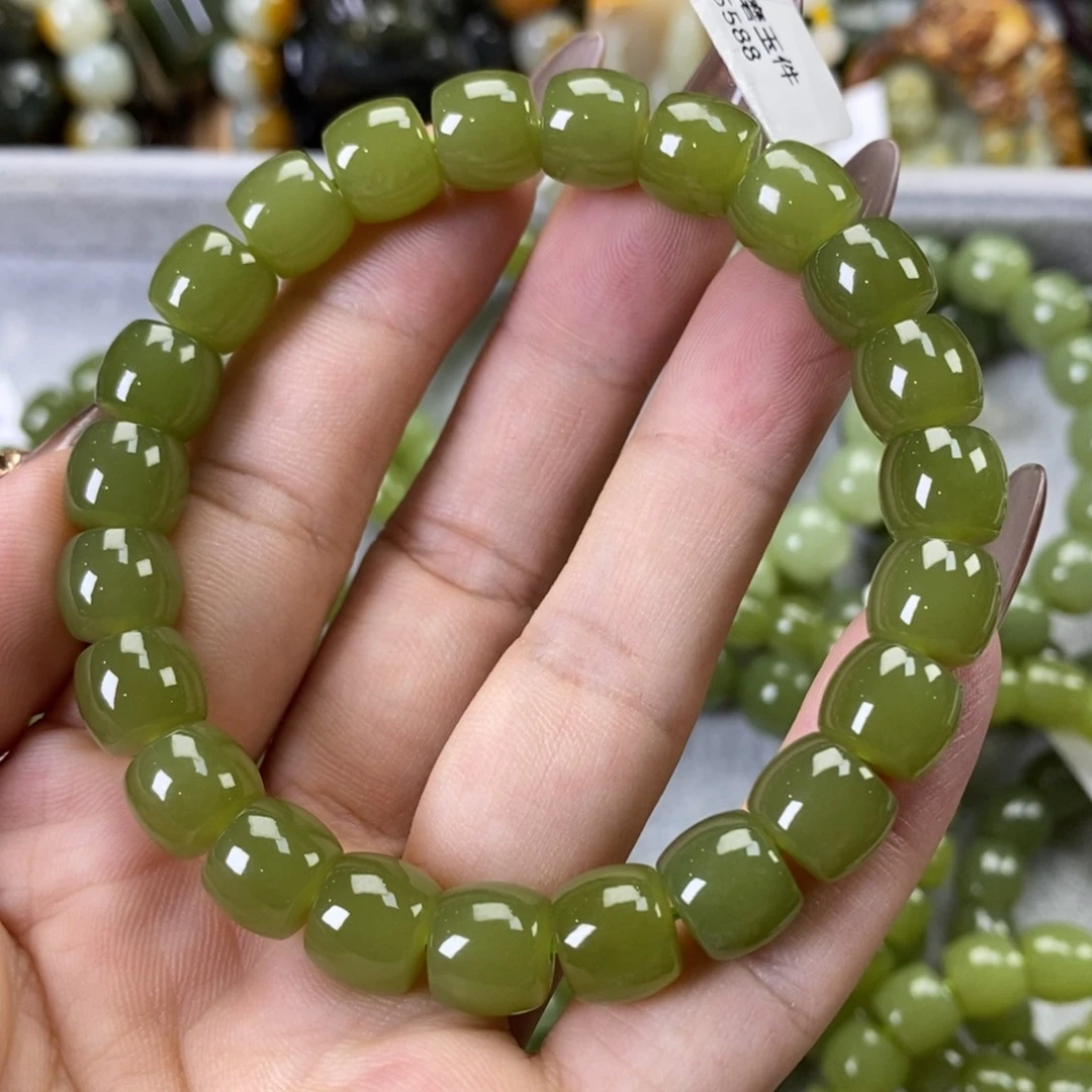未镶嵌手串透闪石质玉无****。