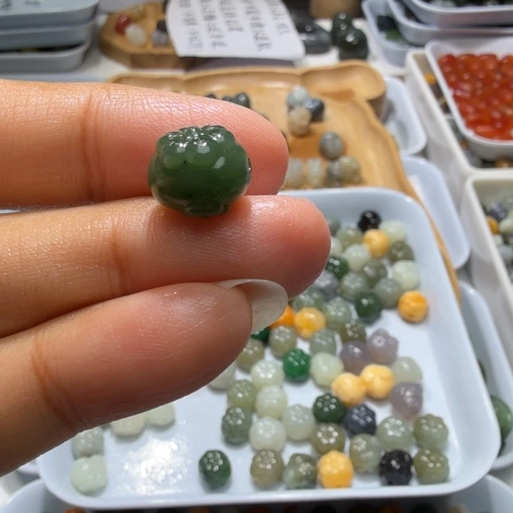未镶嵌和田玉珠宝半成品
