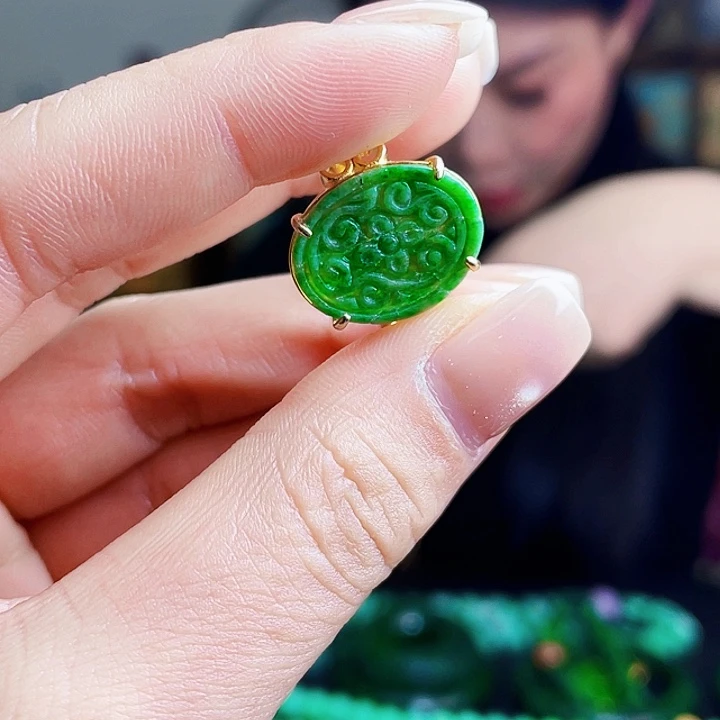 翡翠银S925镶嵌颈饰多样性