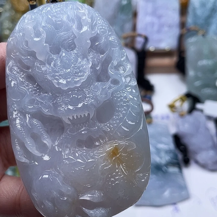 *****颈饰未镶嵌翡翠天然