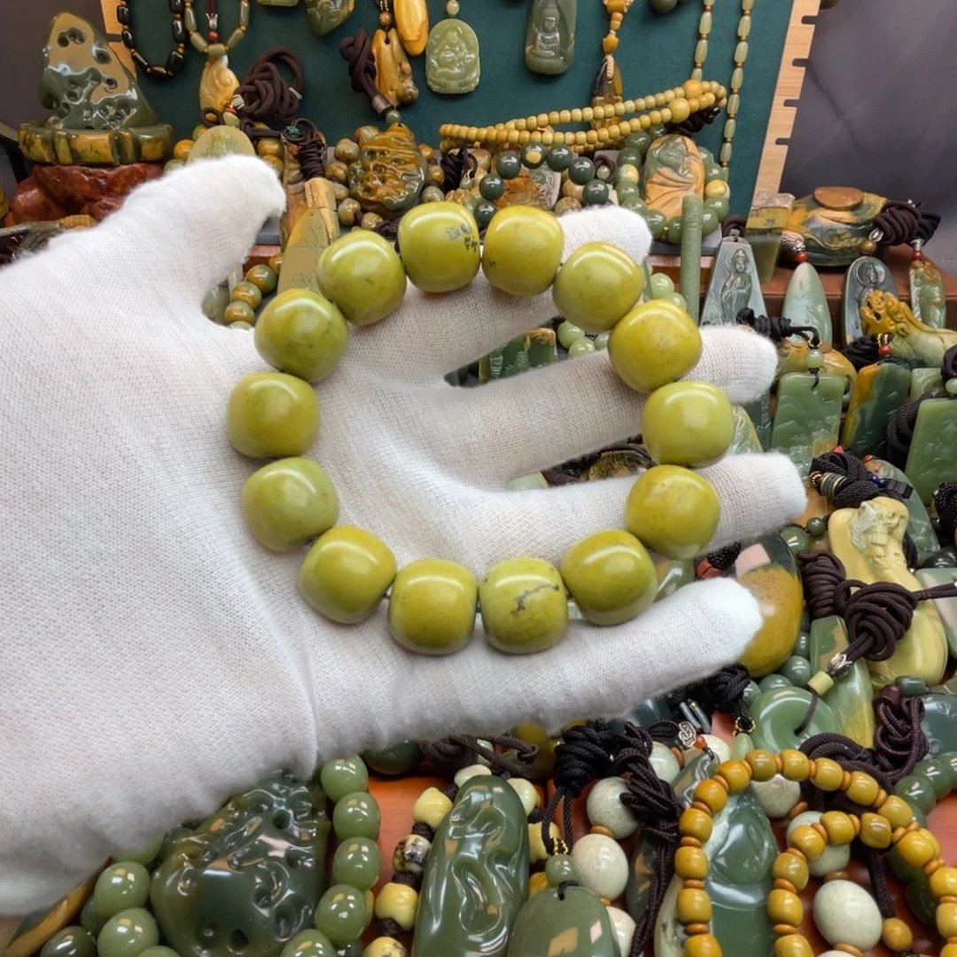 何***尘岫岩河磨玉（透闪石质玉）未镶嵌手链