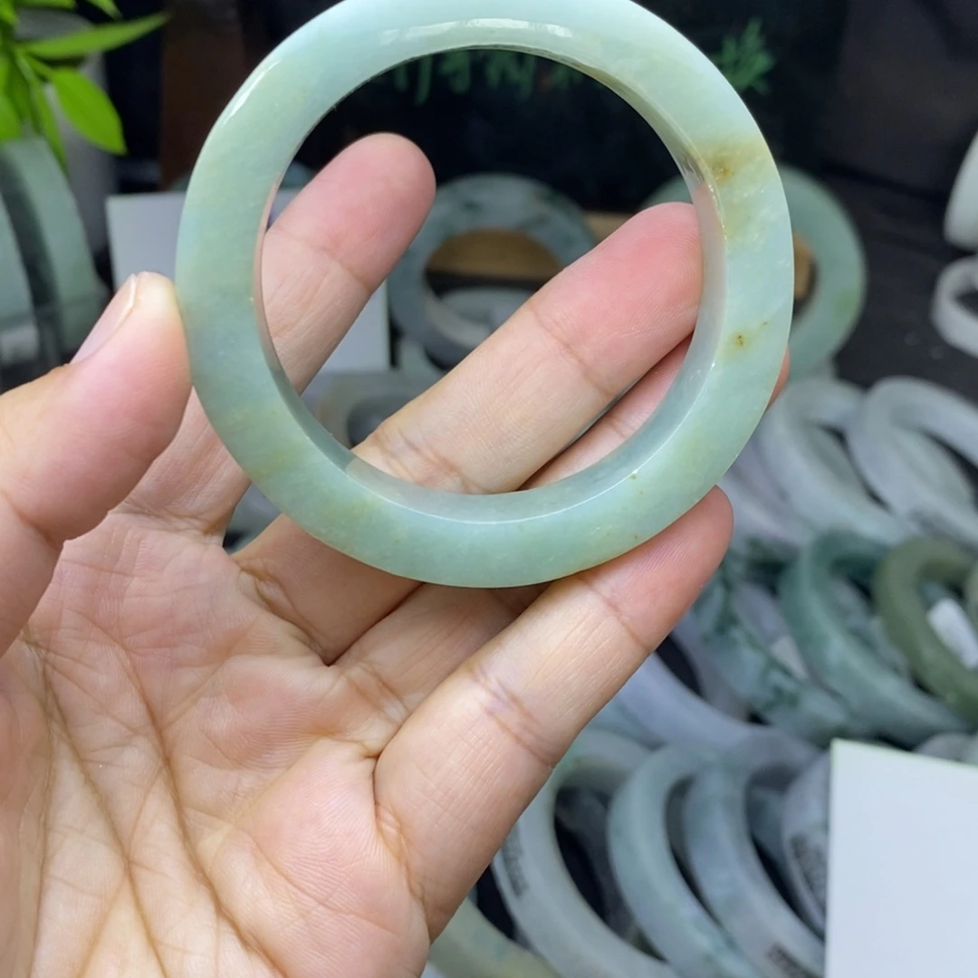 定制翡翠未镶嵌手镯