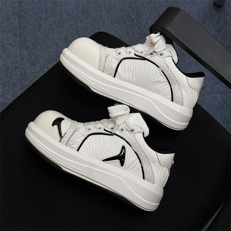 2025新款厚底情侣面包板鞋小众抓皱笑休闲百搭运动潮流百搭男鞋