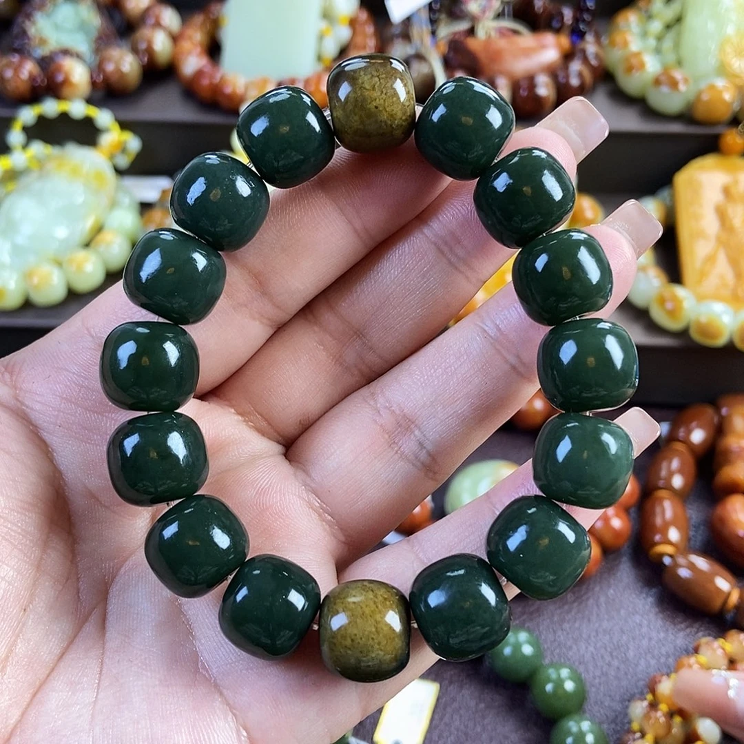 透闪石质玉未镶嵌手串