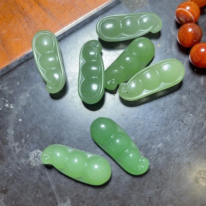 石英质玉未镶嵌颈饰