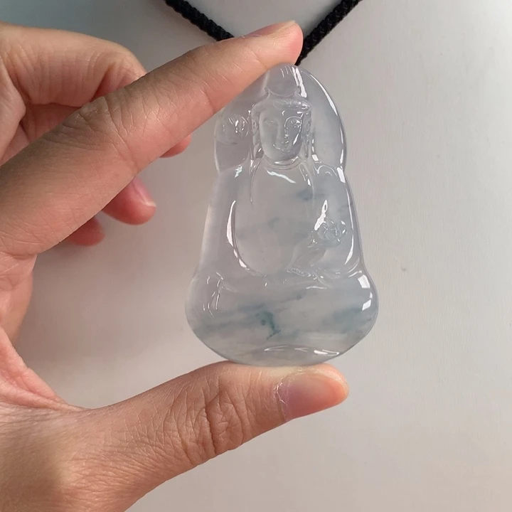 翡翠挂件未镶嵌……