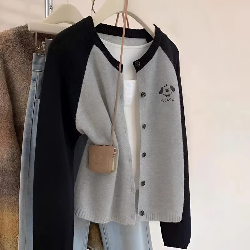 大码女装撞色圆领插肩长袖毛衣外套秋冬洋气减龄小狗刺绣针织开衫