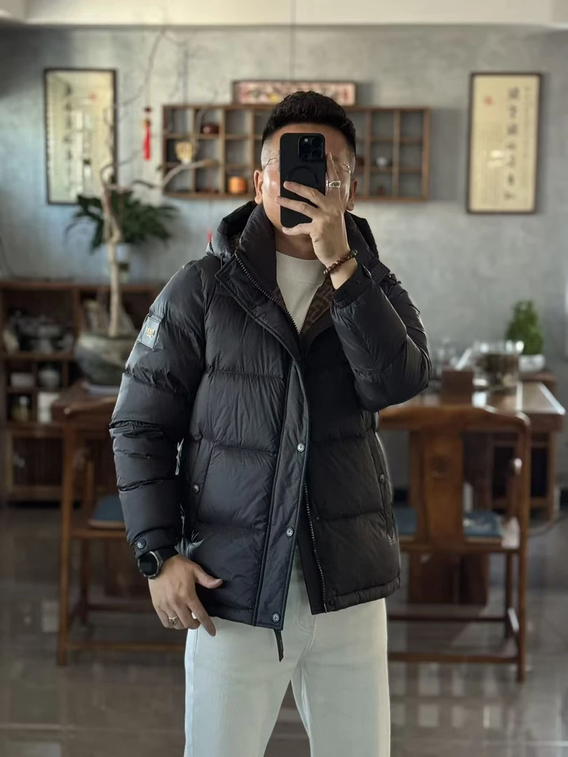 9697欧货冬季轻奢时尚连帽款拉链加厚男士羽绒服