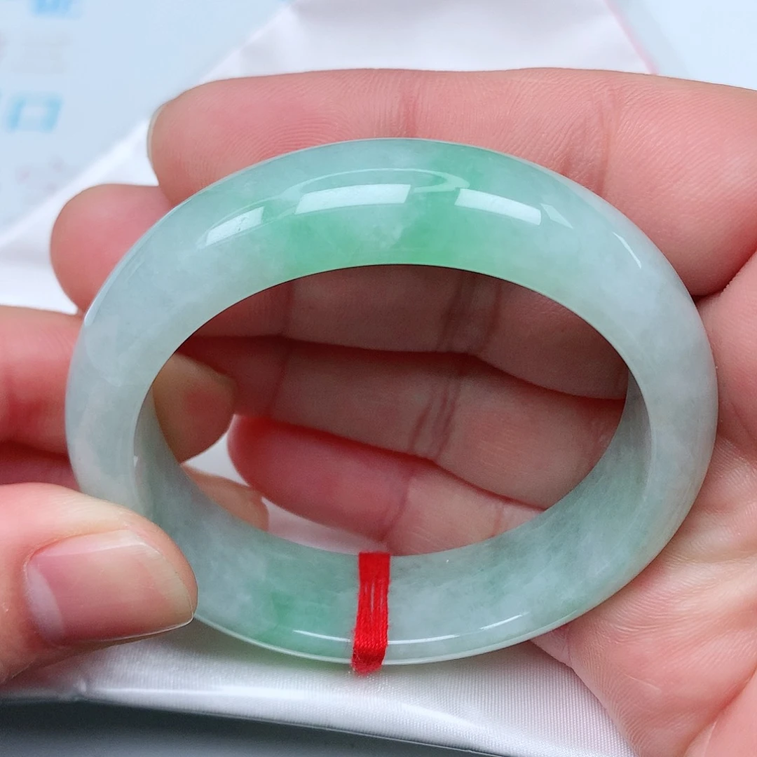 翡翠手镯未镶嵌天然