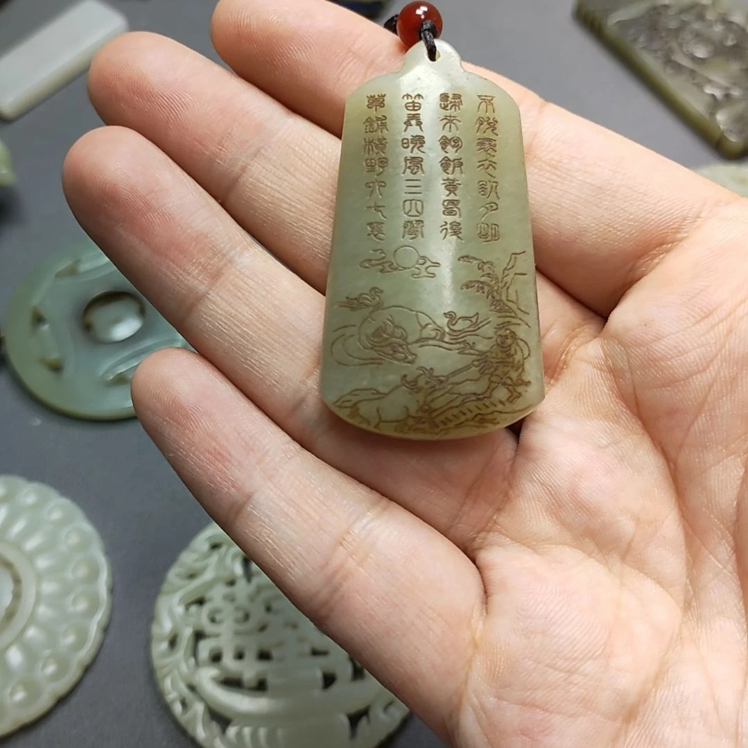 和田玉未镶嵌颈饰