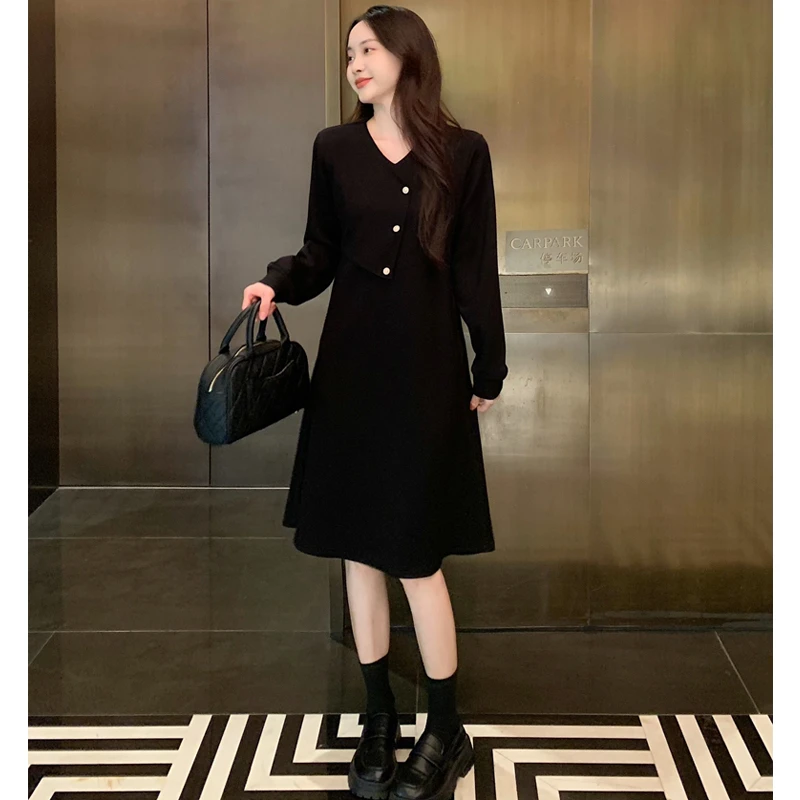 大码胖mm赫本风法式小黑裙遮肚子收腰显瘦V领气质连衣裙8890