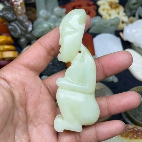 蛇纹石玉颈饰未镶嵌50