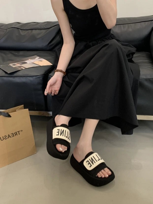 【铼】新款女士休闲拖鞋26221