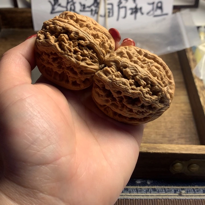 文玩核桃吊坠天**阔粗筋