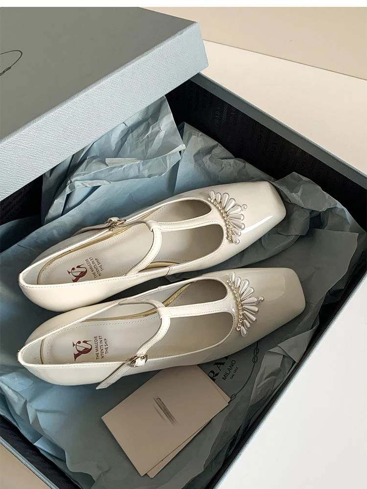 漆皮浅口单鞋女2025新款春季配裙子女鞋设计感小众气质名媛平底鞋