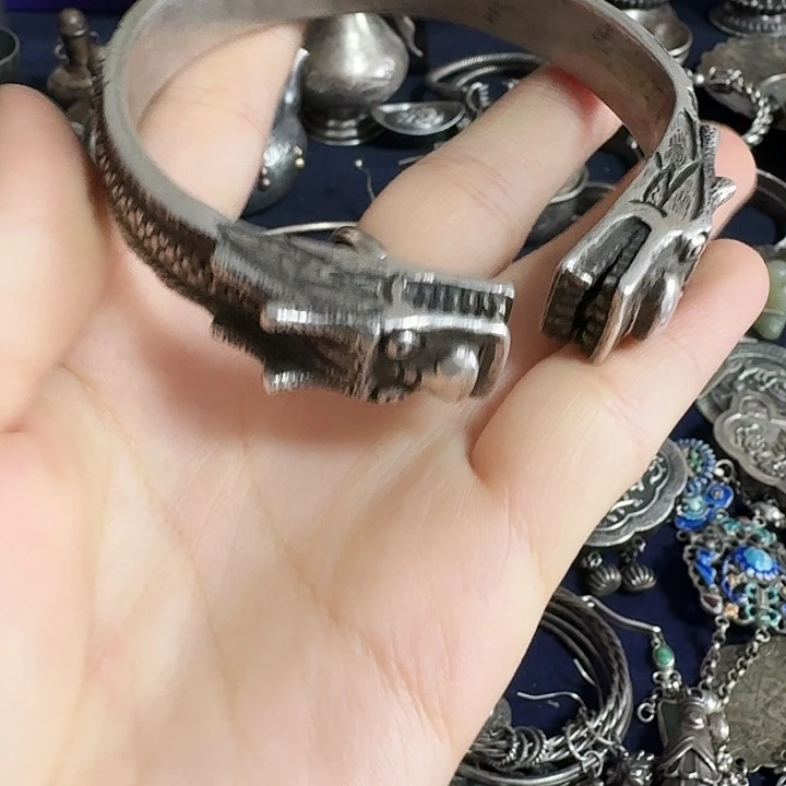 仟***寻无非金属老银手镯