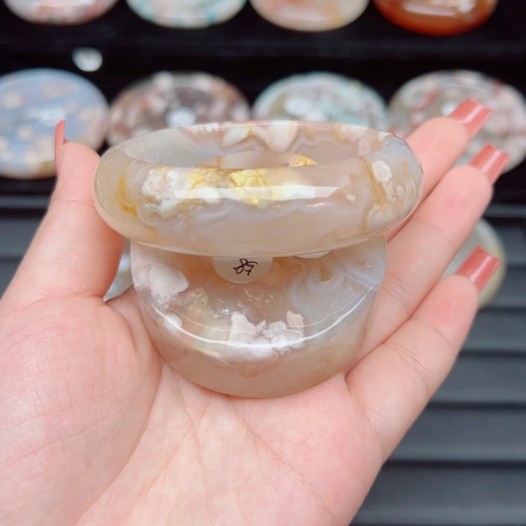 玛瑙/玉髓手镯未镶嵌58