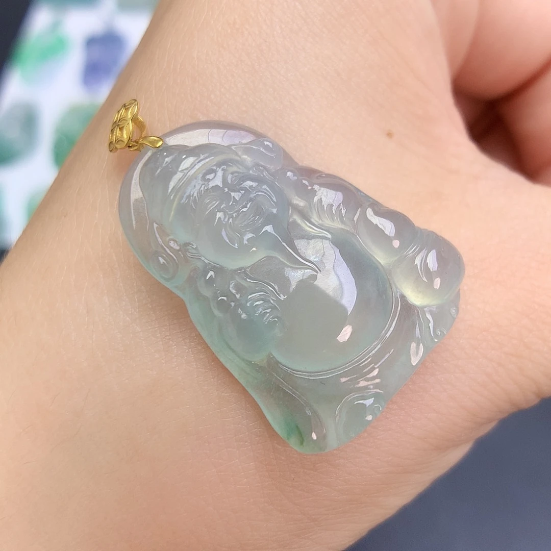 翡翠未镶嵌颈饰财神