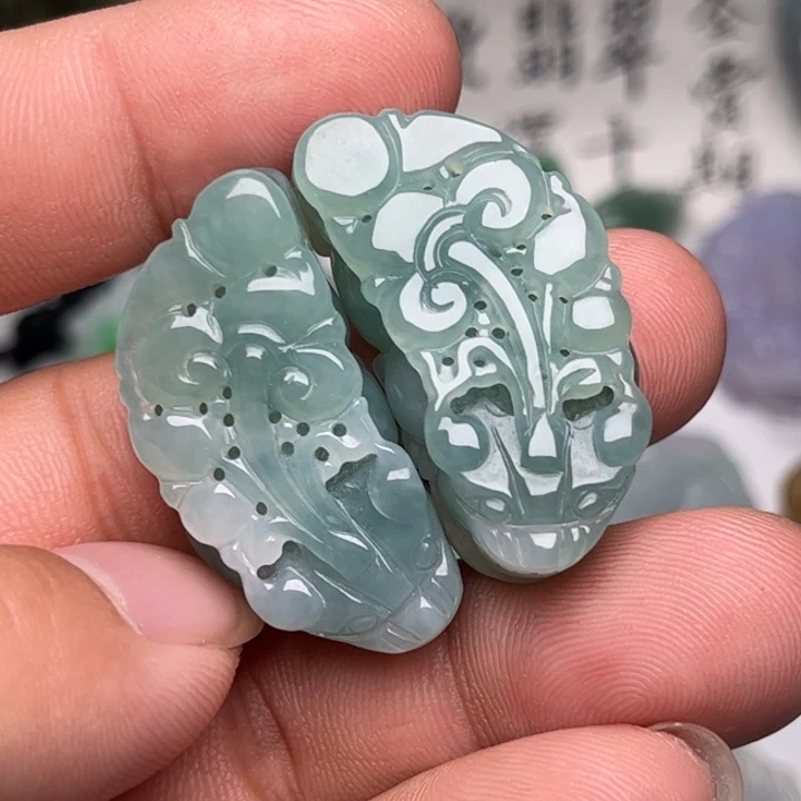 翡翠未镶嵌颈饰貔貅