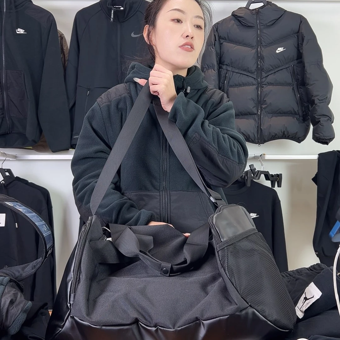 黑色单肩背包不退换