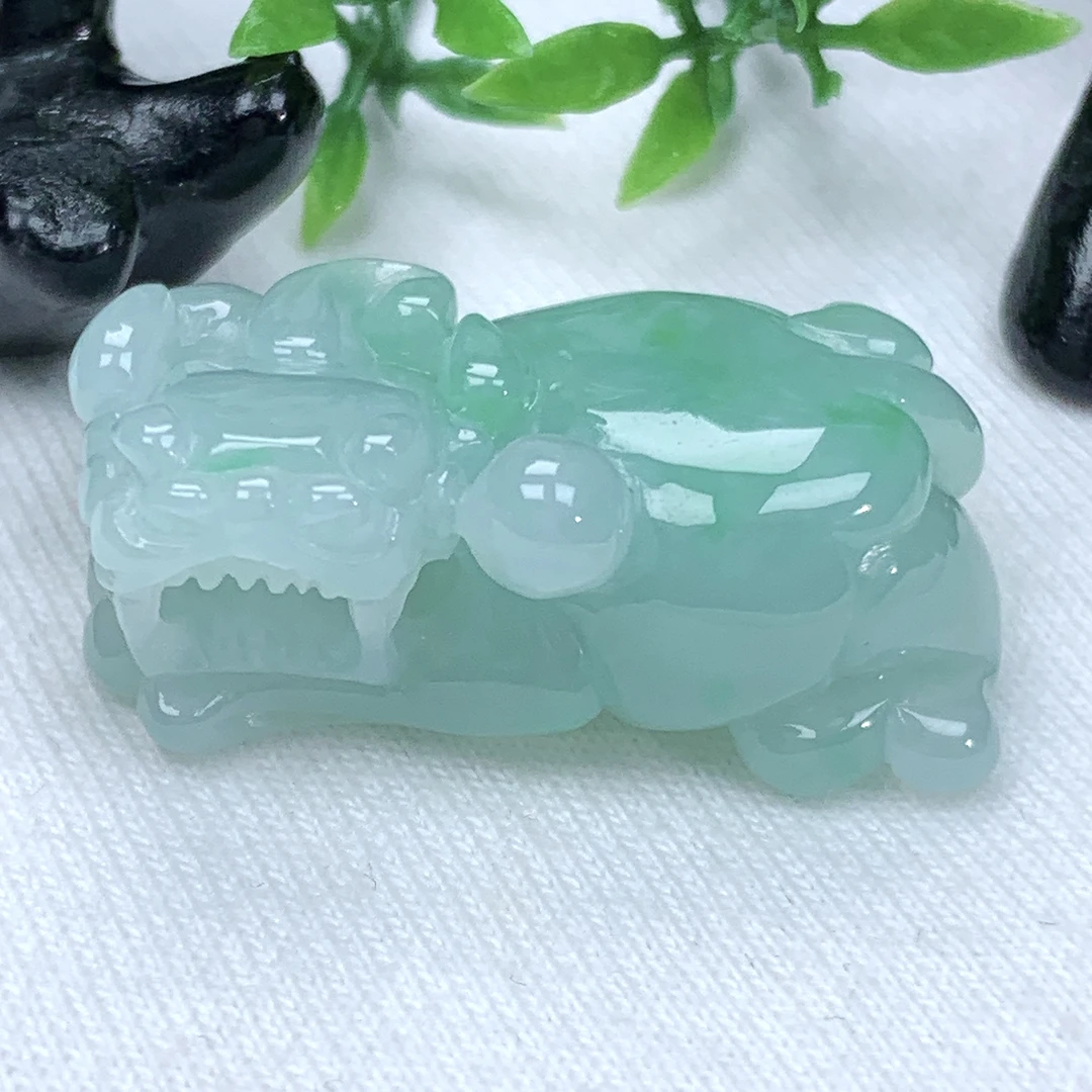 天然缅甸翡翠A货冰润浅绿霸王貔貅吊坠挂件32.6−17−12mm