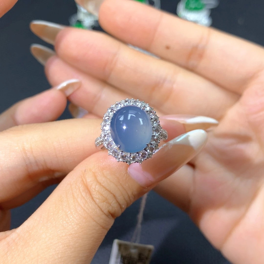 翡翠戒指18K金镶嵌翡翠