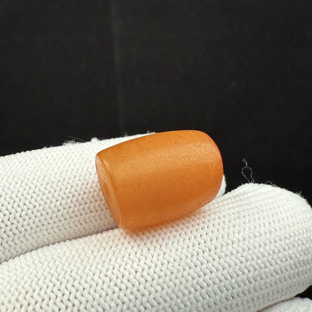 K6068天然原矿蜜蜡-微瑕老蜡马蹄13.5*18.6mm支持复检假一罚十