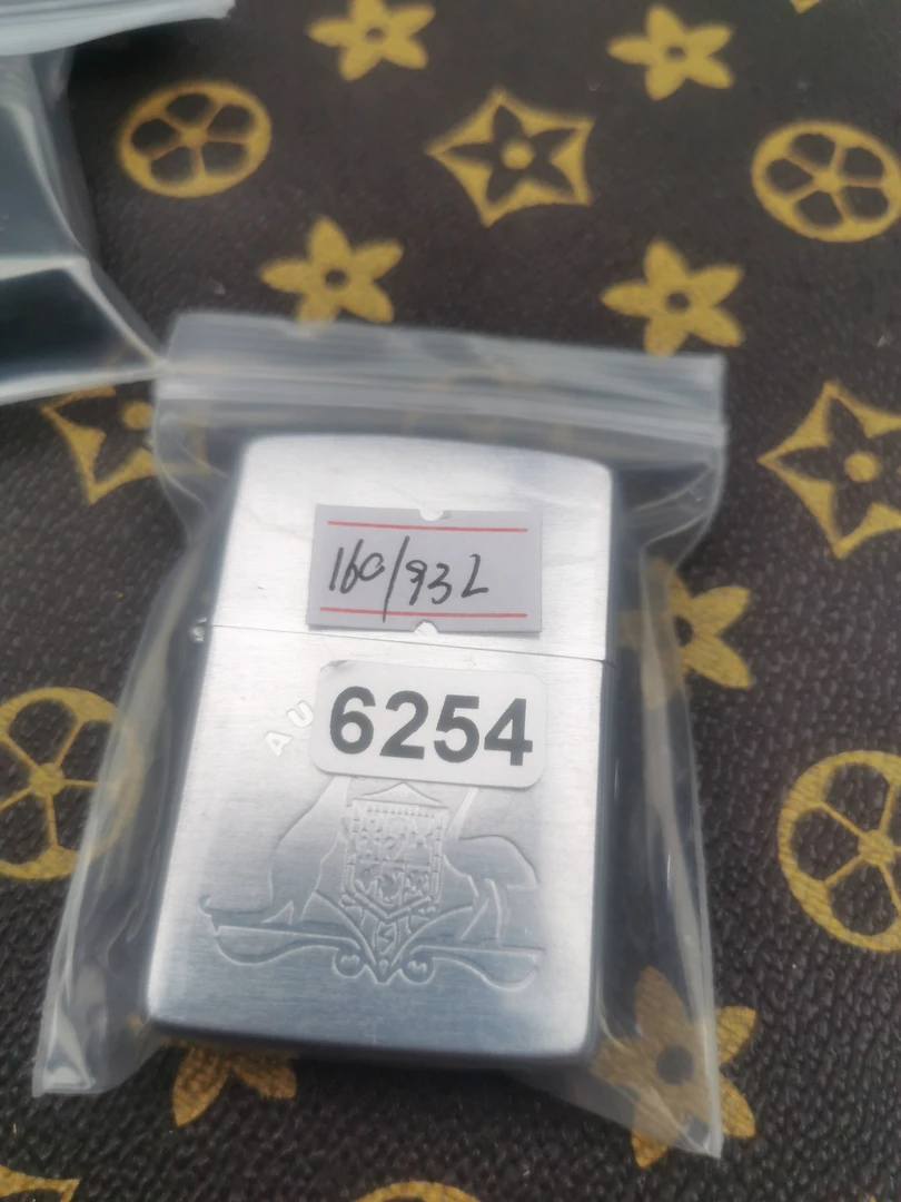 Zippo打火机回血93L拉丝袋鼠-6254