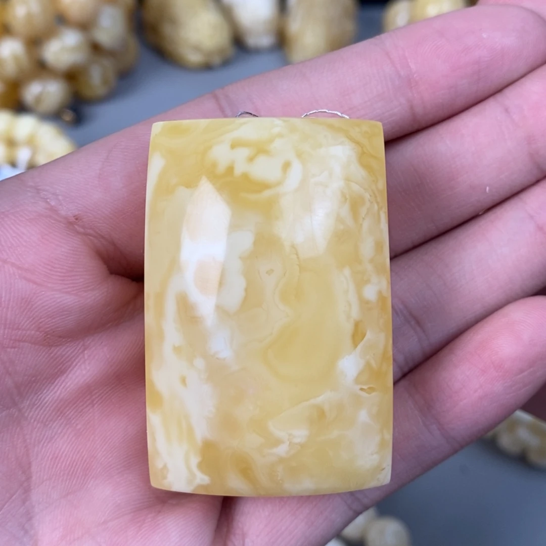 未镶嵌琥珀珠宝奇石
