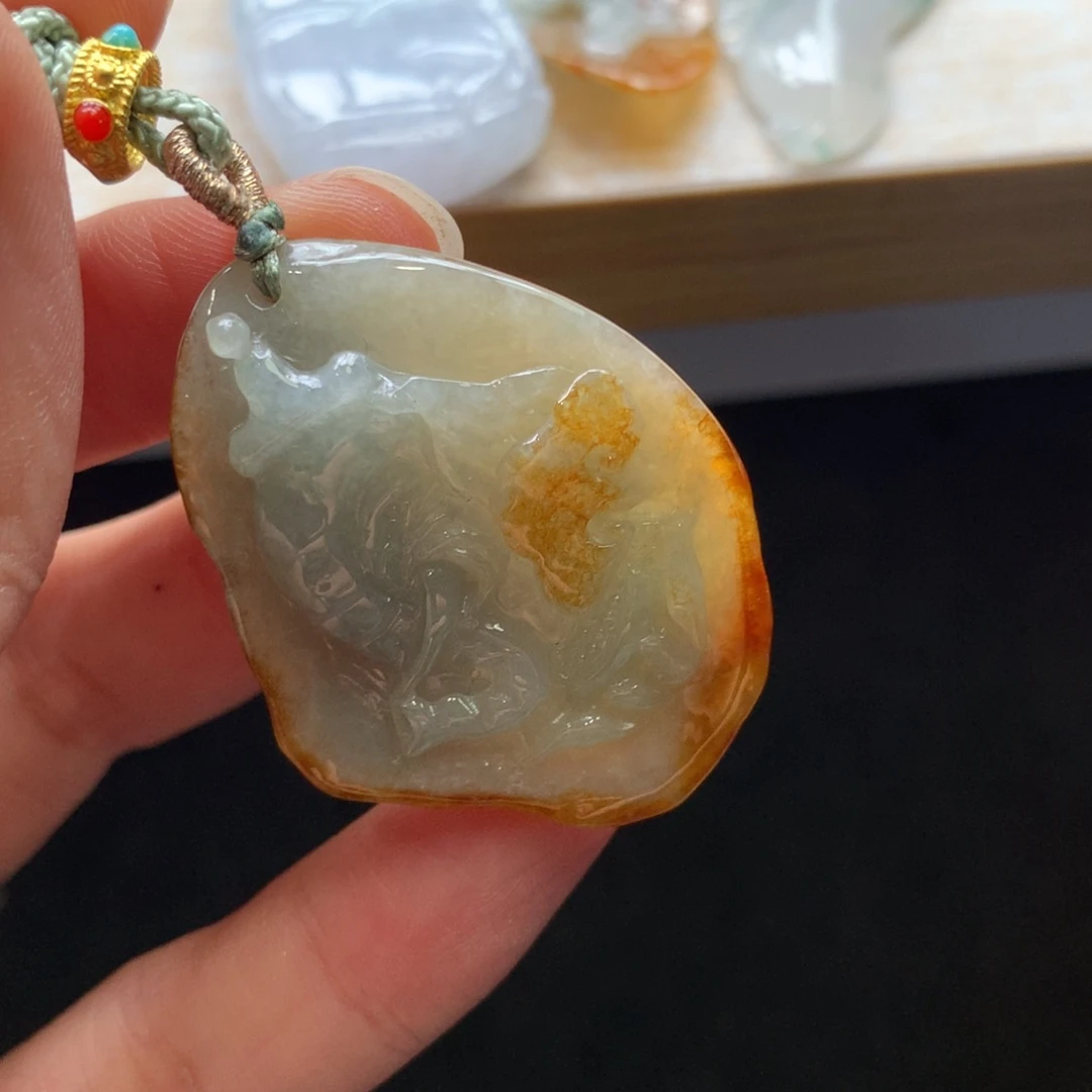 翡翠未镶嵌颈饰吊坠