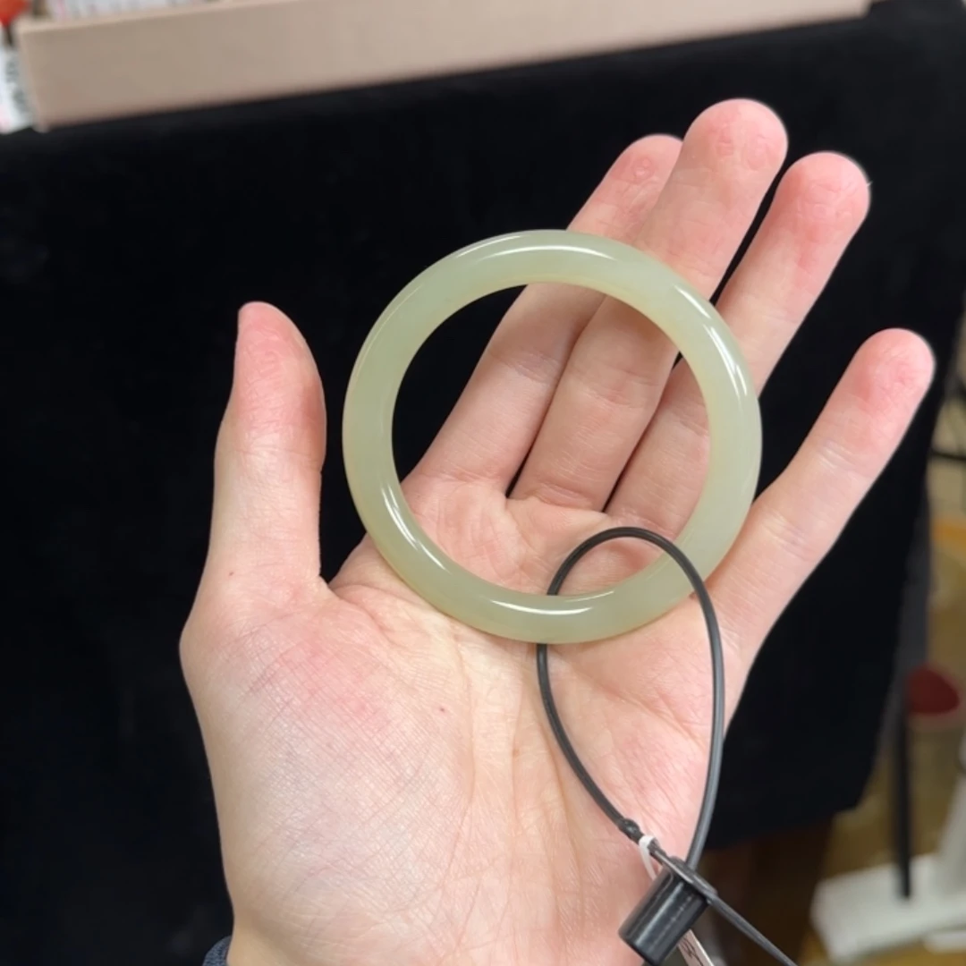 和田玉未镶嵌手镯55