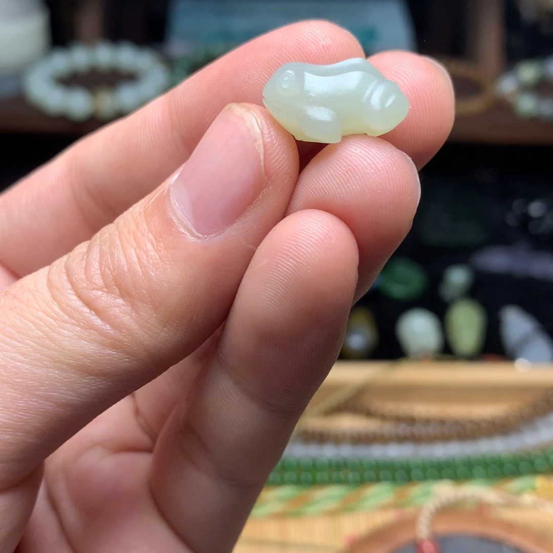 和田玉（青玉）未镶嵌手镯