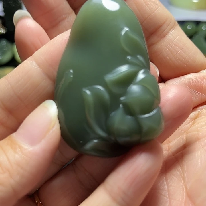 岫岩老玉（透闪石质玉）未镶嵌颈饰