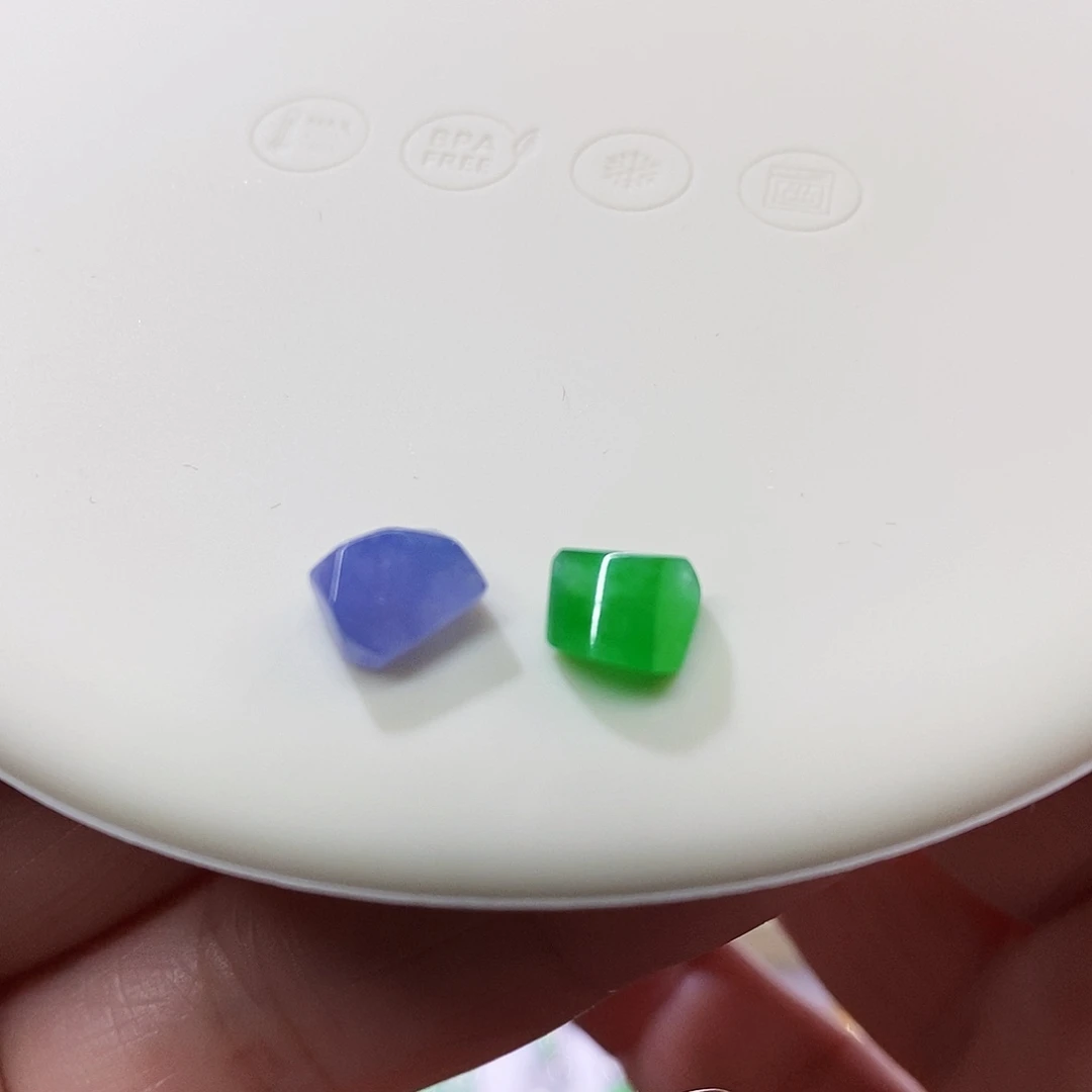 裸石翡翠一对切割面随行