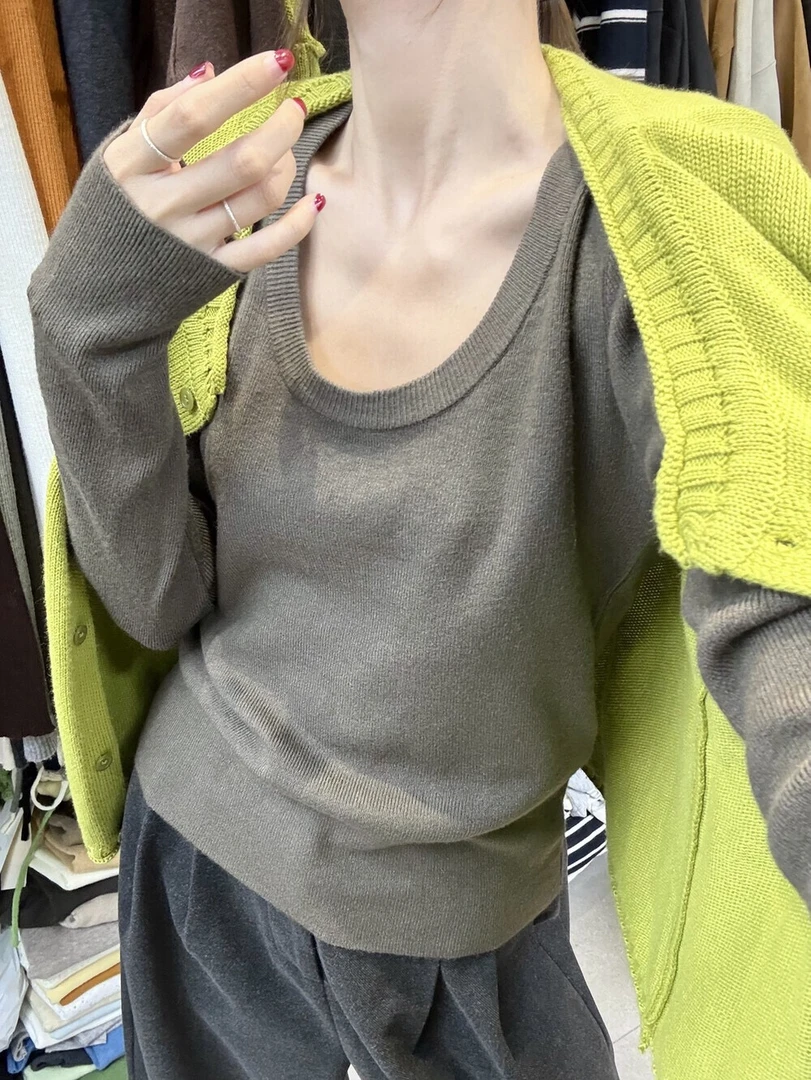 秋冬加厚巨显瘦百搭高弹U领针织上衣
