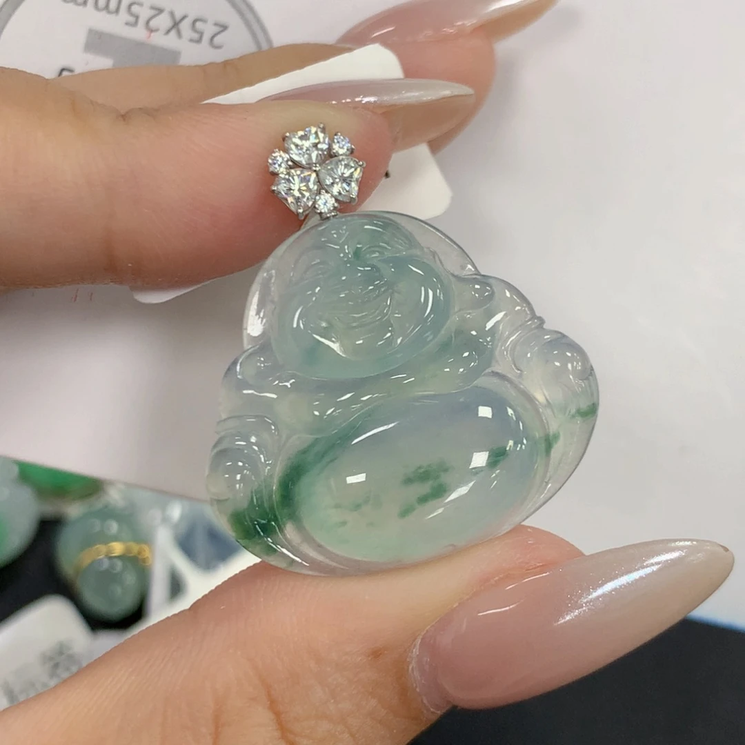 颈饰18K金镶嵌翡翠