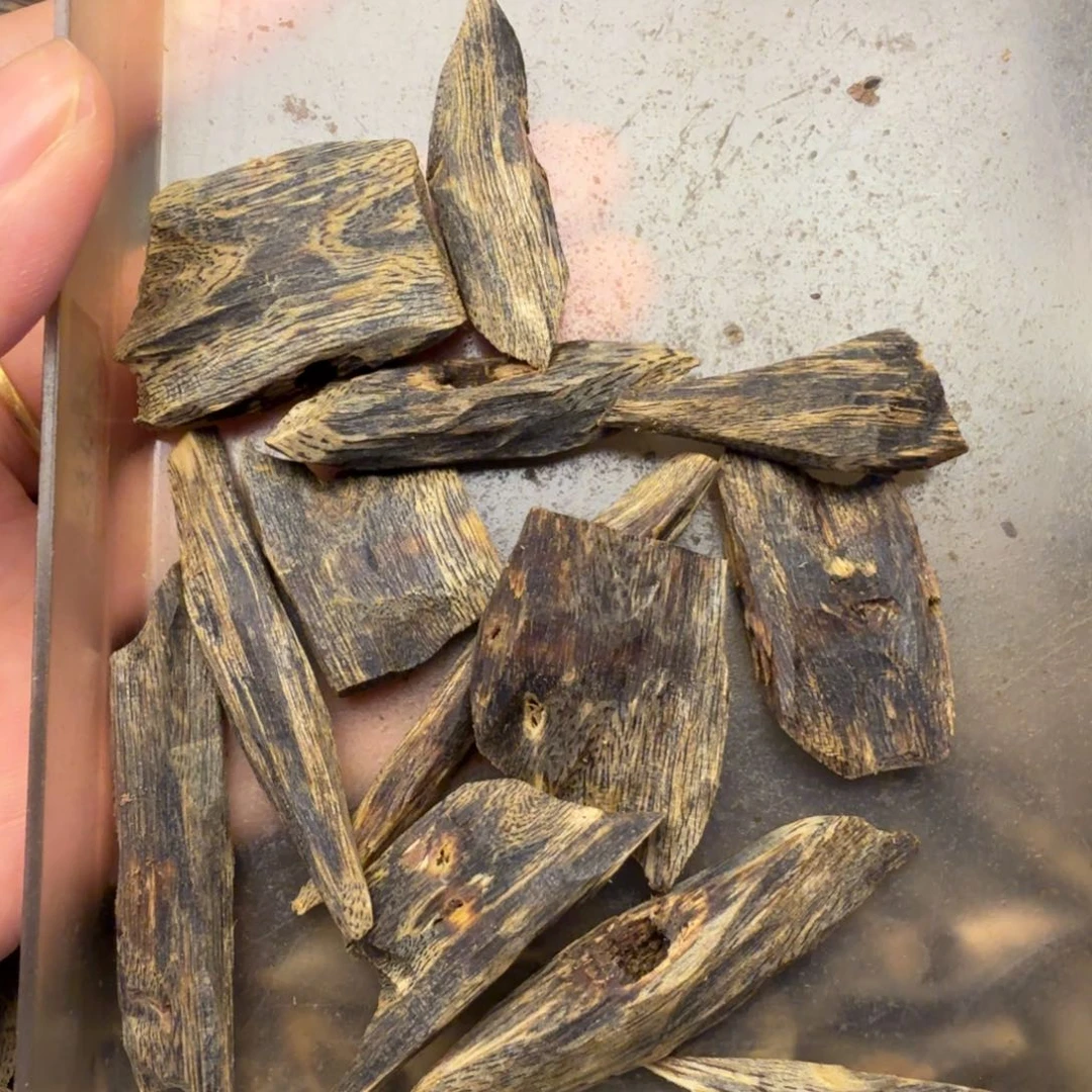 沉香碎屑沉香透顶绿沉水20g