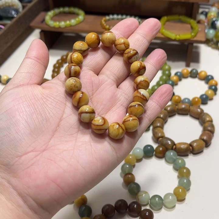 蛇纹石玉未镶嵌手链卡12有点皮纹