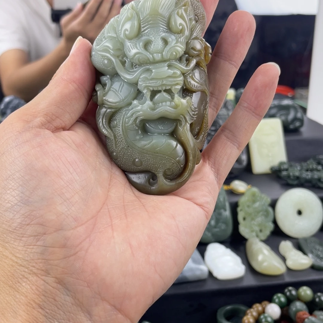 颈饰未镶嵌和田玉
