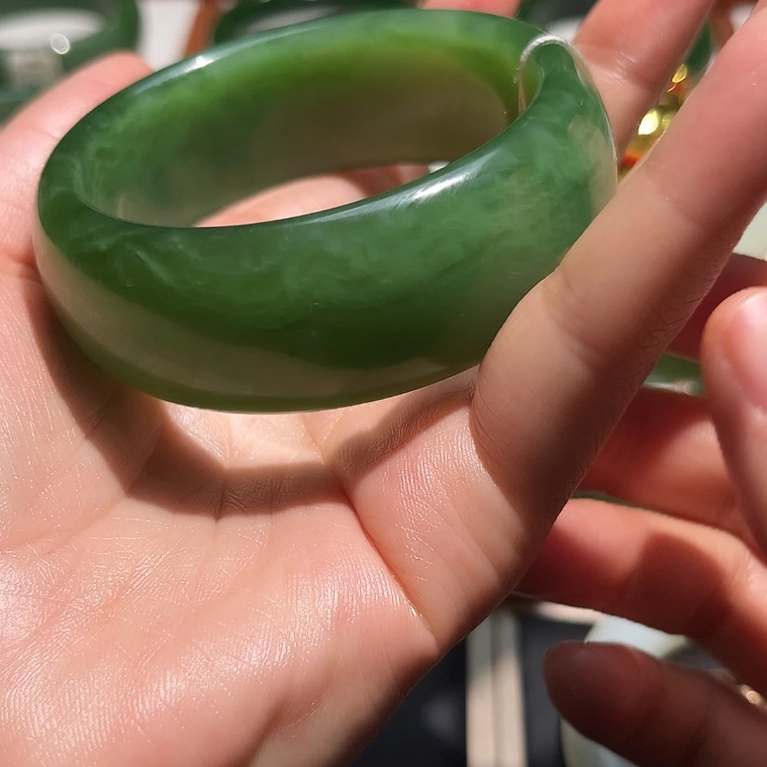 和田玉未镶嵌手镯