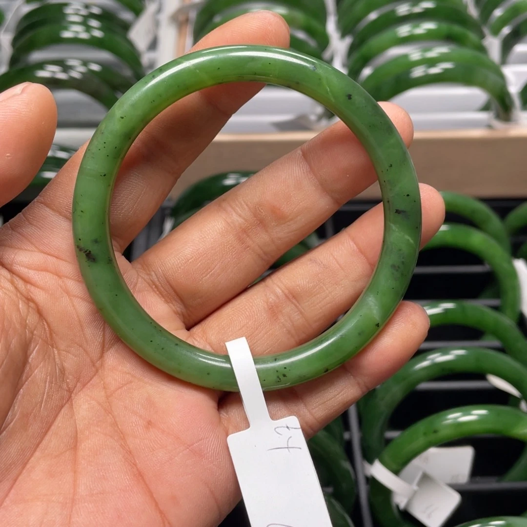 和田玉（碧玉）未镶嵌手镯