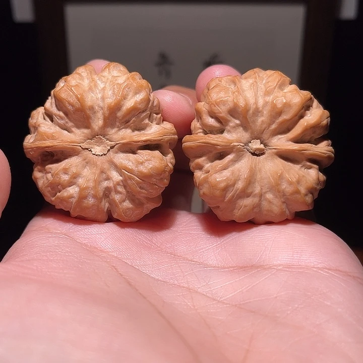 i***8核桃把件蛤蟆头