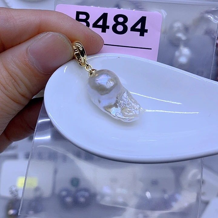 颈饰未镶嵌淡水珍珠