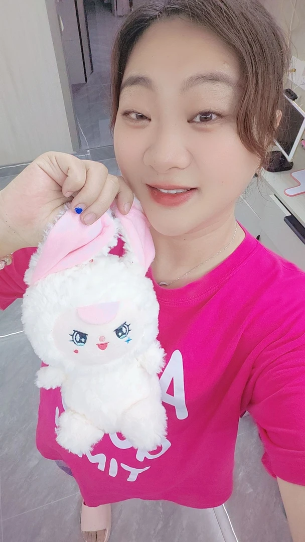 含山余雯推荐洋娃娃毛绒玩具文具店倒闭全场低价开盲盒随机4个