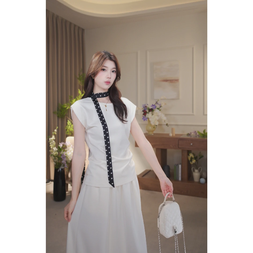 欧阳喜【栀子呢喃】高级感气质显瘦短袖上衣A字鱼尾摆中高腰半身裙+