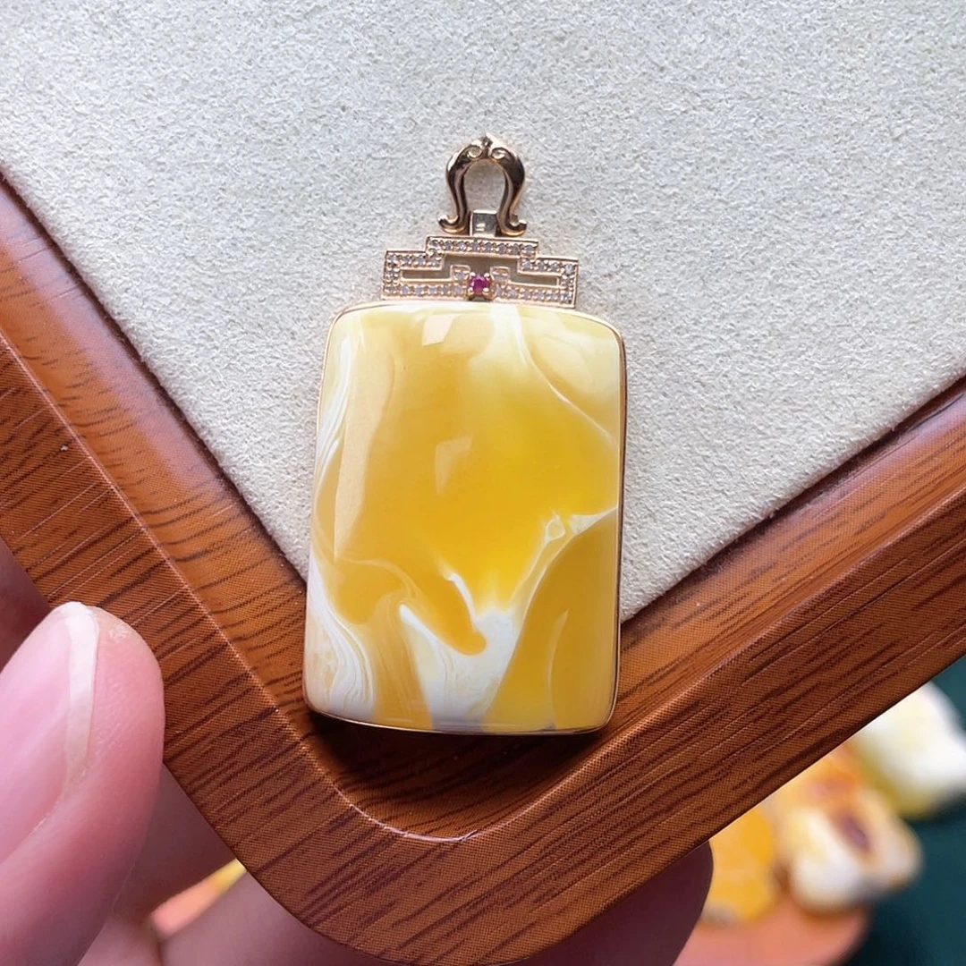 琥珀裸石未镶嵌蜜蜡